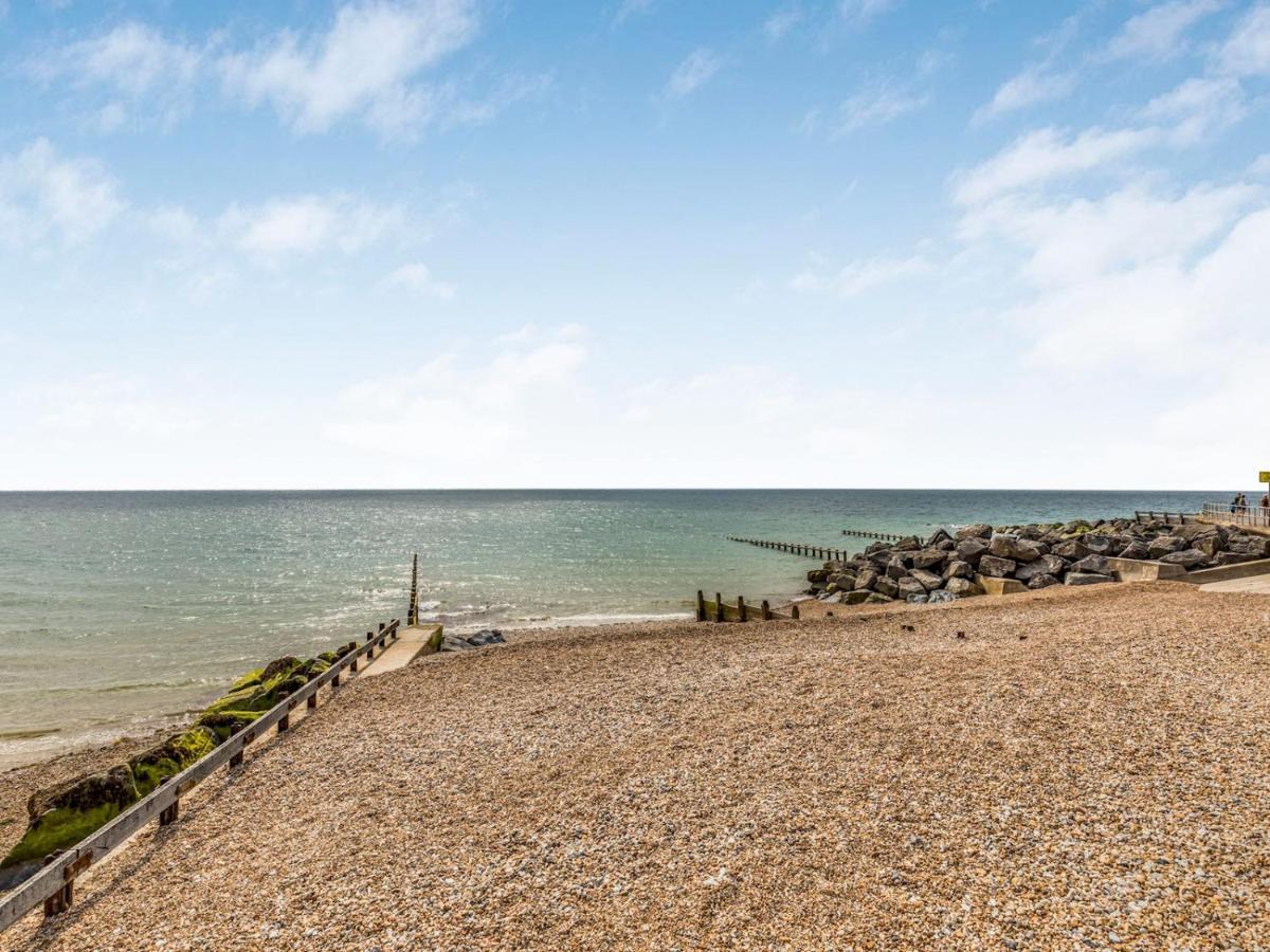 Pass The Keys Delightful 2 Bed House A Stones Throw From Beach Bognor Regis Exterior photo